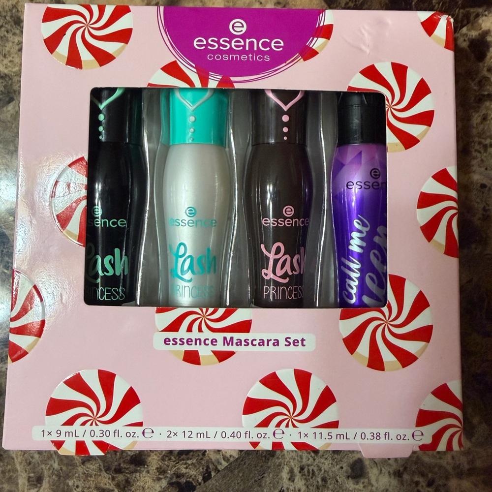 Essence Cosmetics Holiday Mascara Set 4pc Full size products